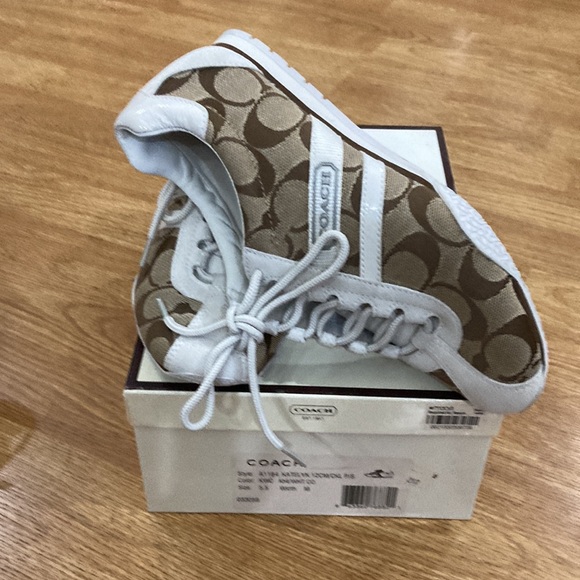 Women’s Coach Signature White Katelyn Tennis Shoes - Picture 2 of 4